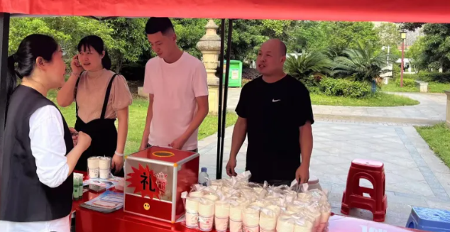 節(jié)水宣傳進(jìn)社區(qū)，貼心守護(hù)“水”安全——和濟(jì)水務(wù)開(kāi)展“便民服務(wù)進(jìn)社區(qū)”主題活動(dòng)